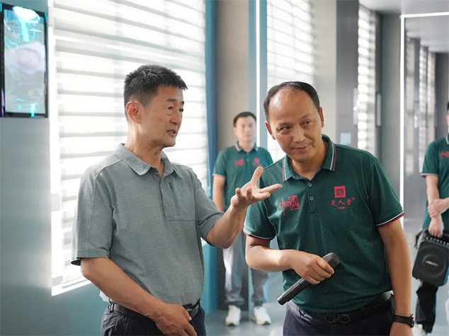 全国人大领导莅临芝人堂调研考察(图3)